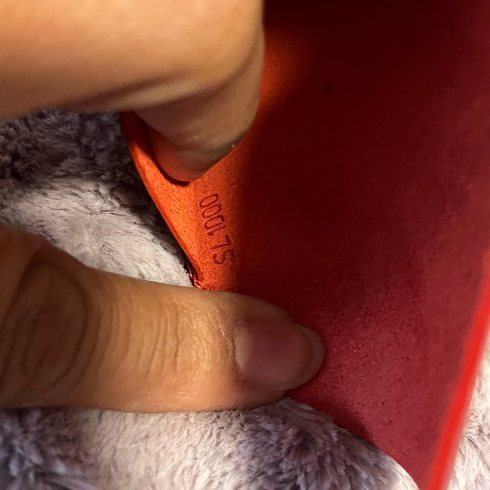 Louis Vuitton Red Card Holder - Picture 4 of 8